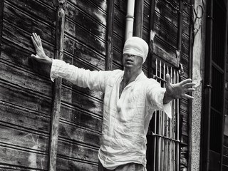 Життя наосліп