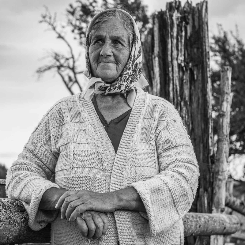 Думки горянки. Ці люди, горяни - є прикрасою Карпат, живими артеріями полонини. Вони цікаві і дивні, гостинні і привітні, це й притягує багатьох туристів у подорожах....