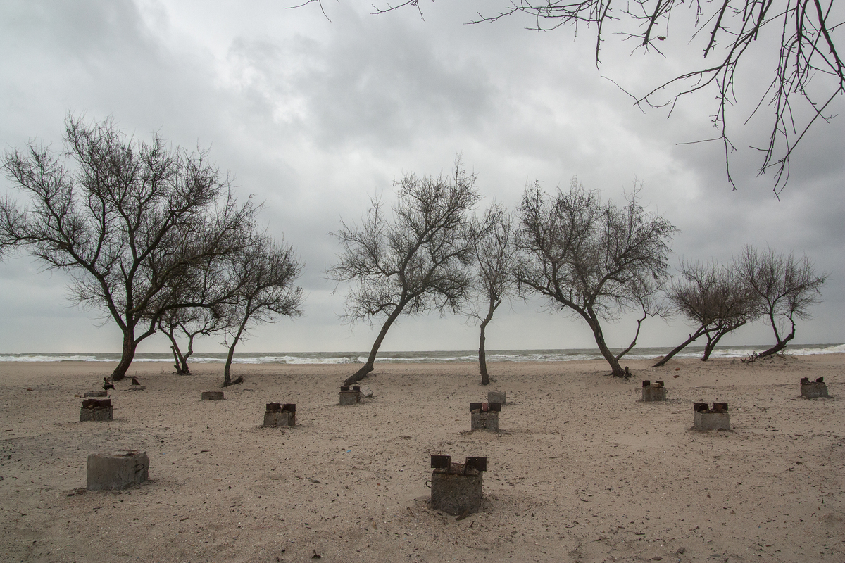 на узбережжі