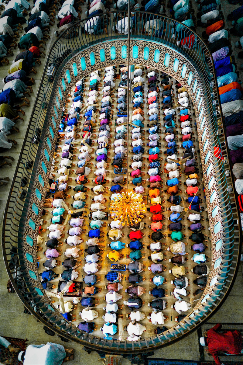 Images of prayers at Baitul Mukarram Mosque