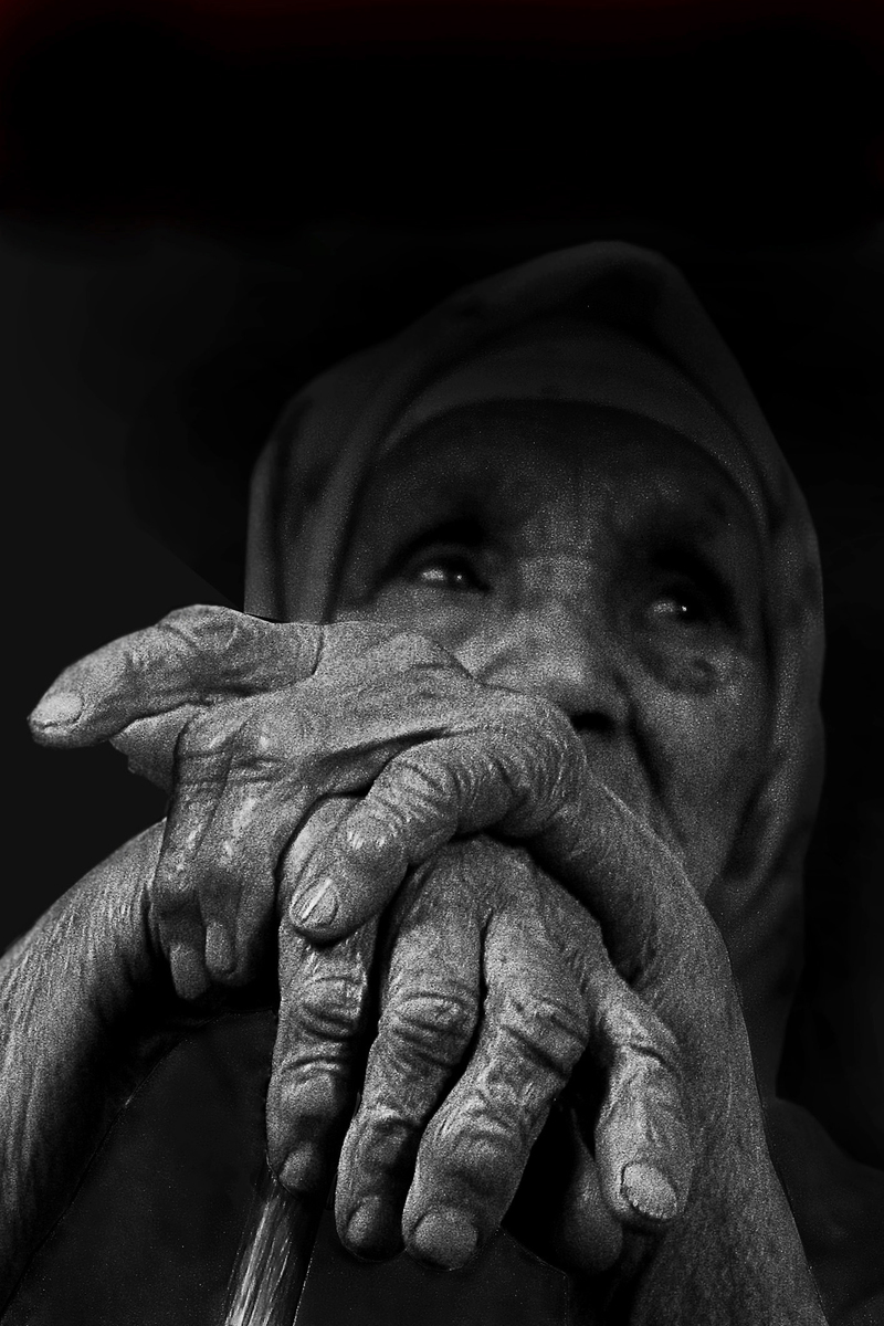 Руки матері