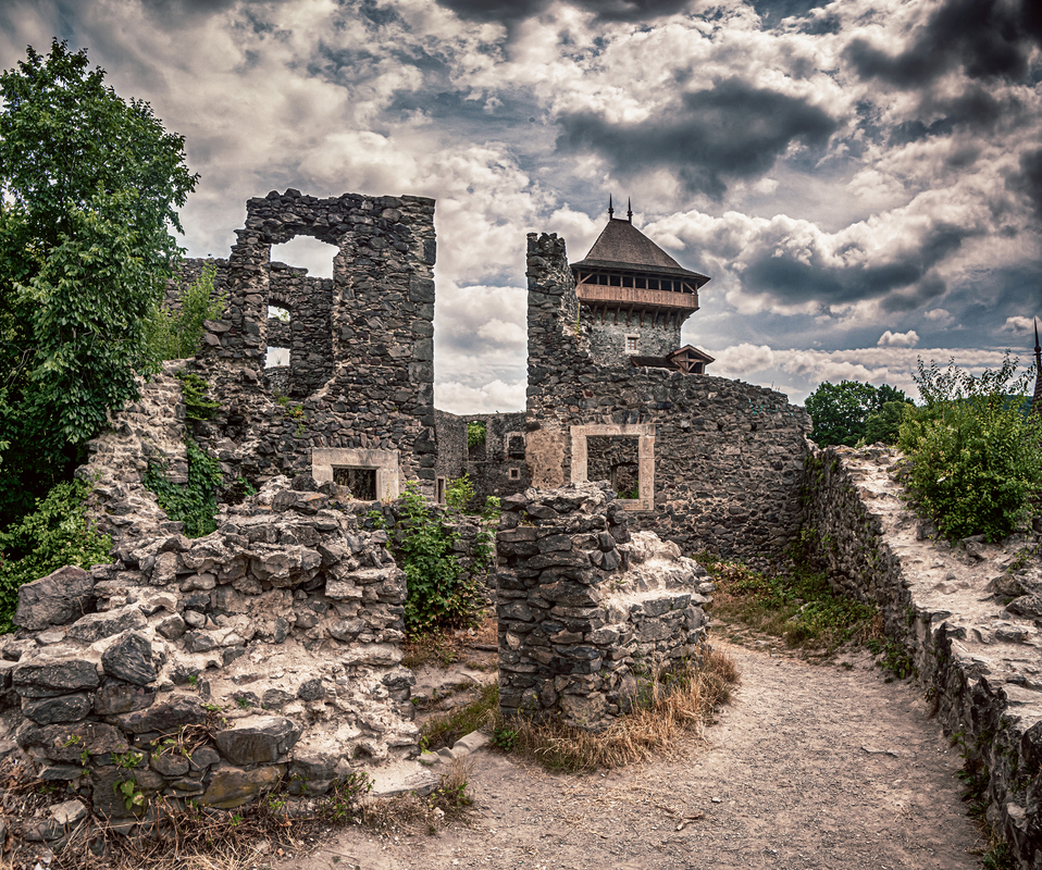 Невицький замок - карпатська твердиня