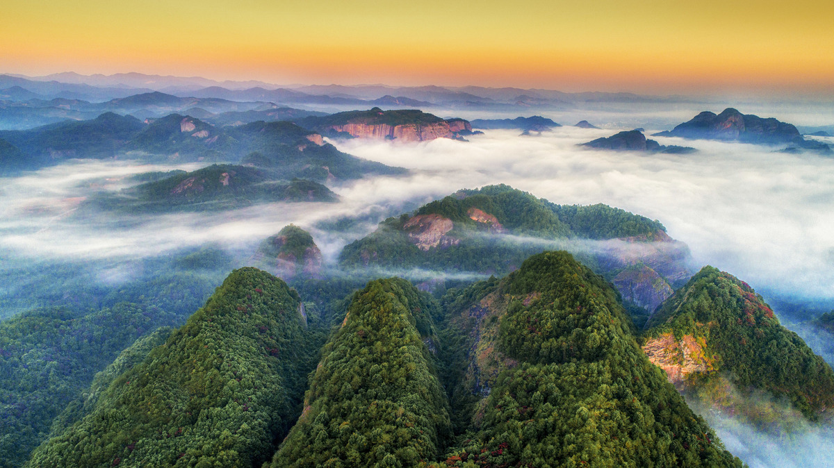 Scudding clouds on Panshan