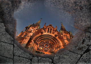 Autumn and the temple