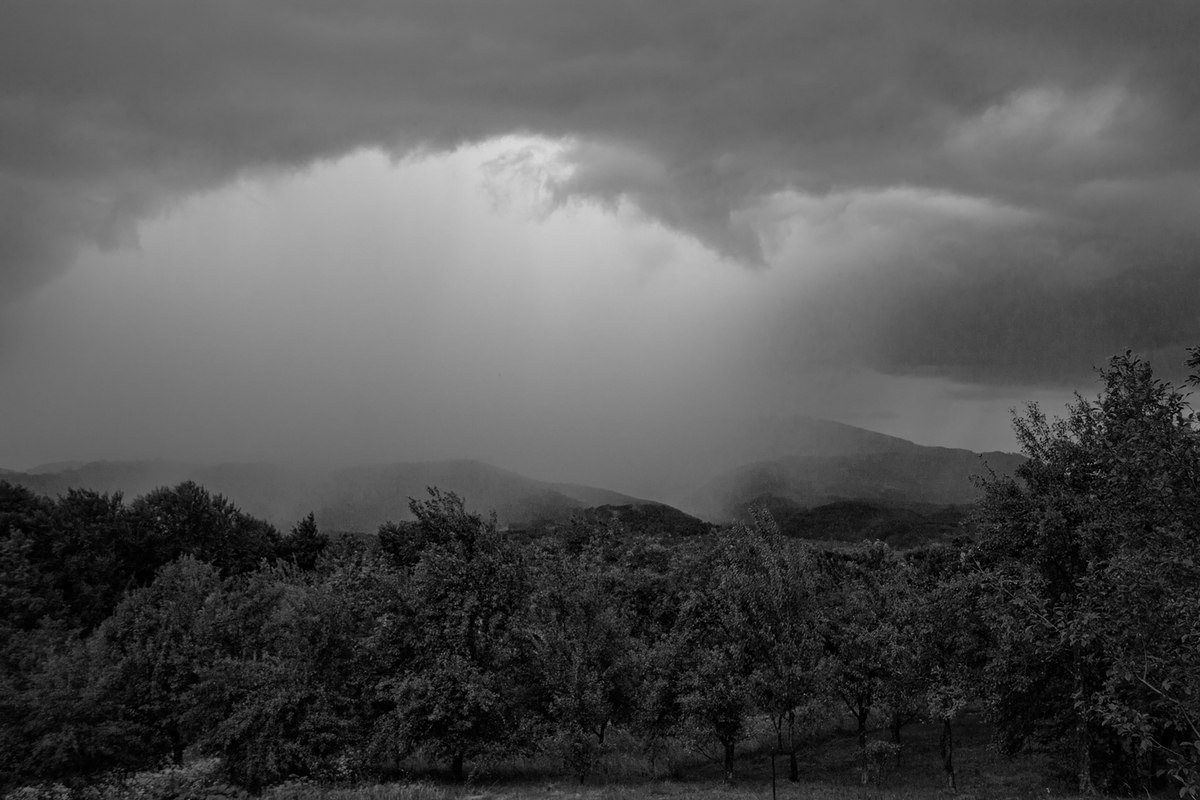 Гроза у горах