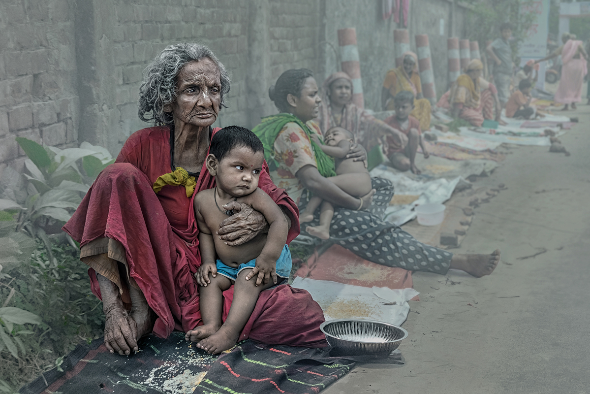 Yuen Yam Au / Helpless