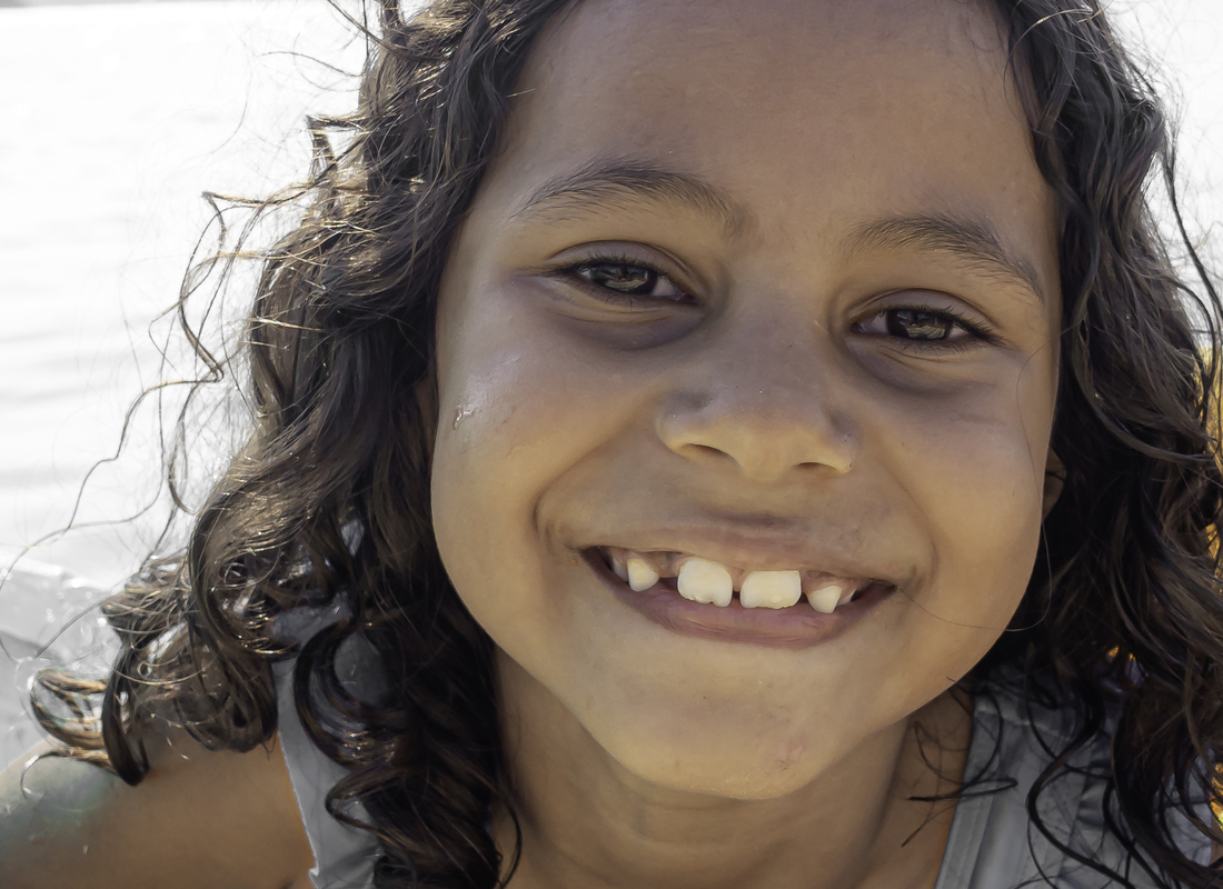 Olivia med nye tenner