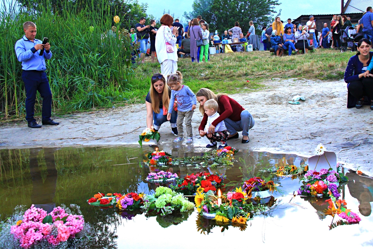 Пливи, пливи, віночок!-2