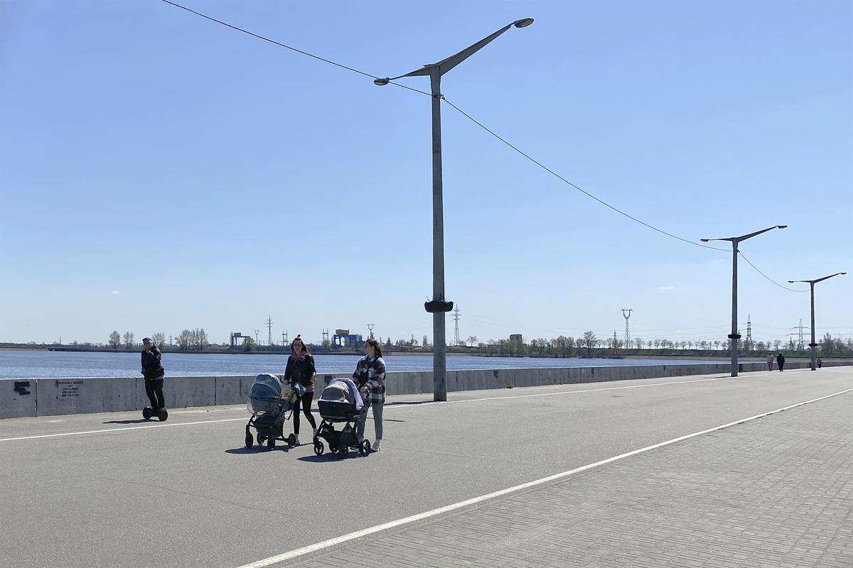 Набережна Київського водосховища