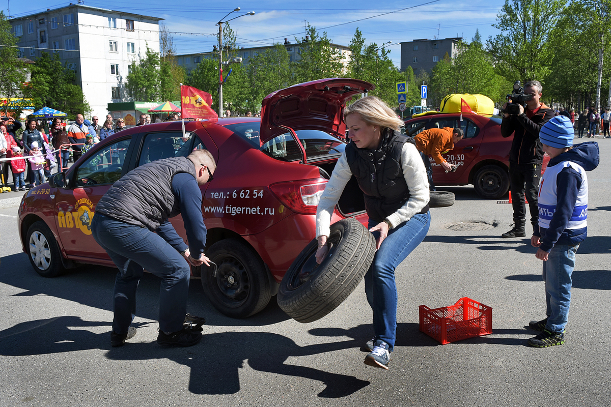 Папа мама я - дружная семья