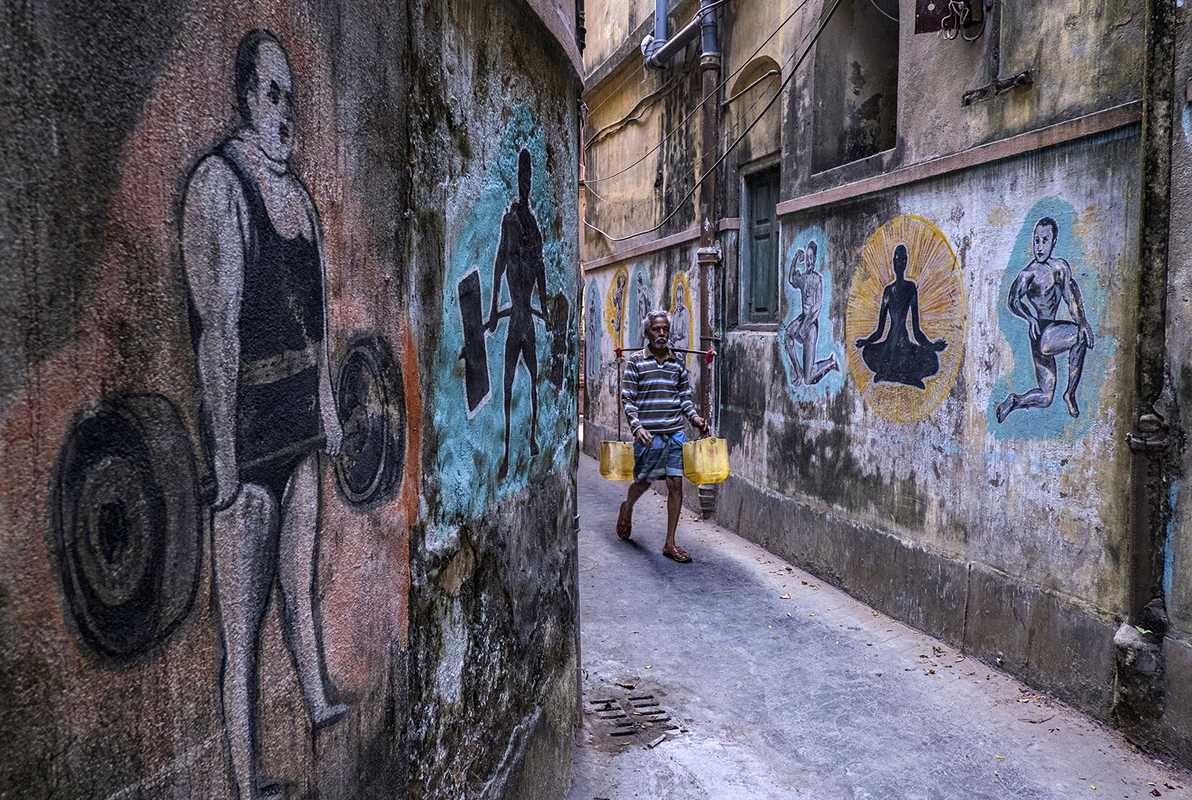 Weight Lifter in Daily life