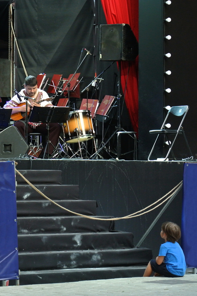 В першому ряду