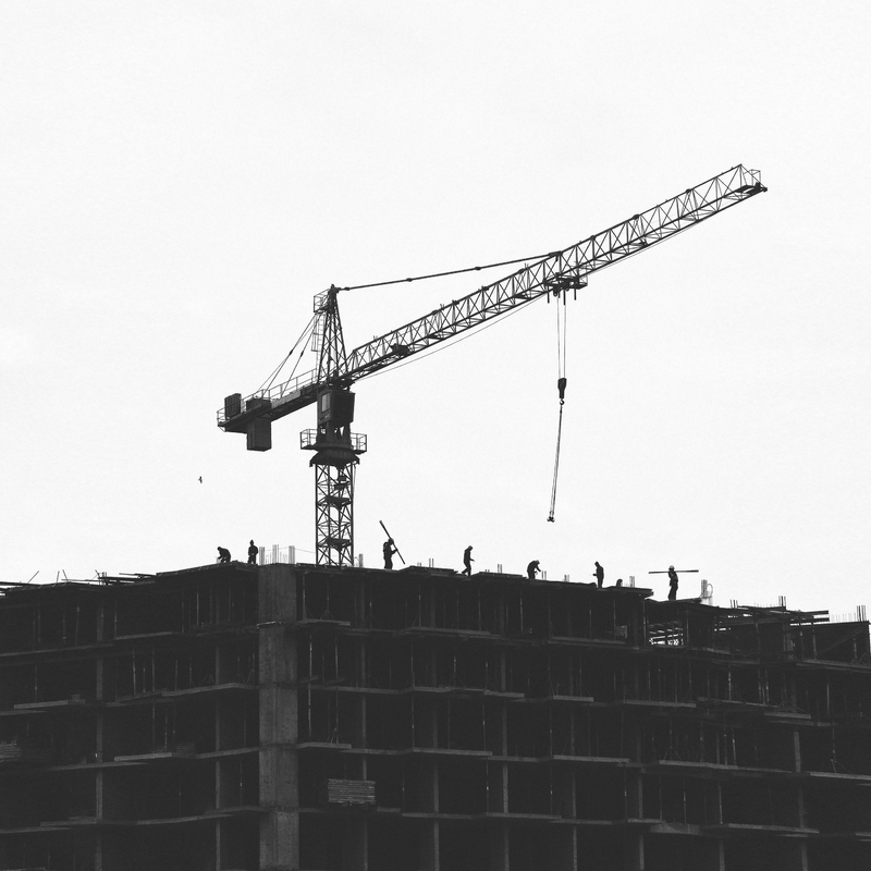 8 будівельників