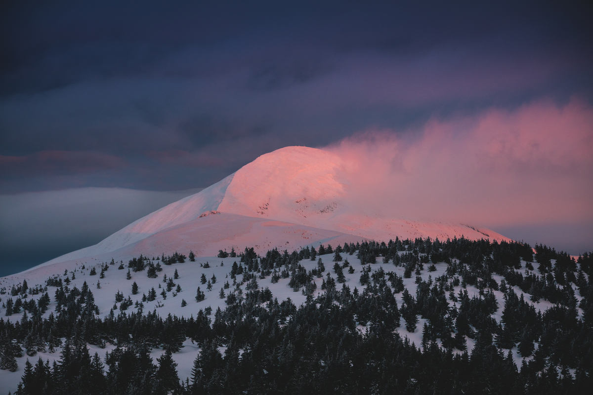 Вид Говерлы с вершины Петроса