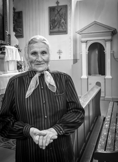 Портрет у сільському костелі