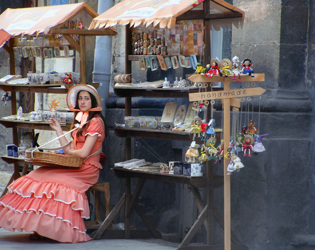 Продавець сувенірів