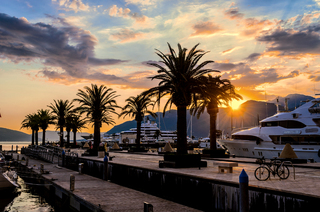 Захід сонця.