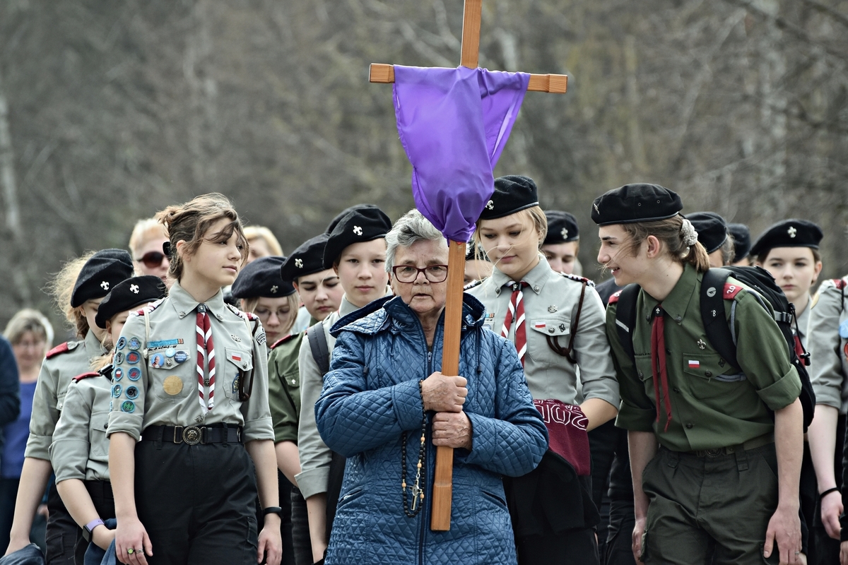 two stories one frame