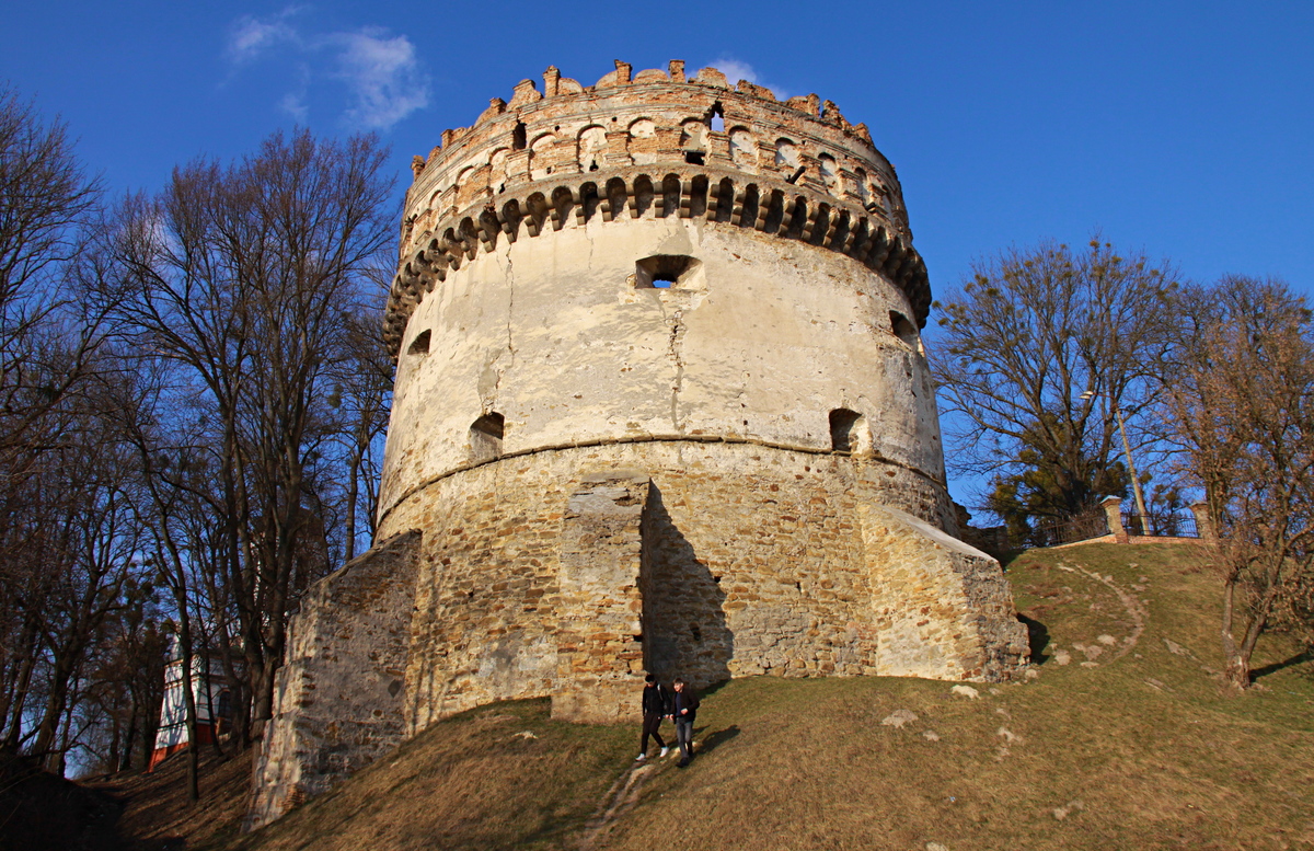Кругла башта Острозького замку