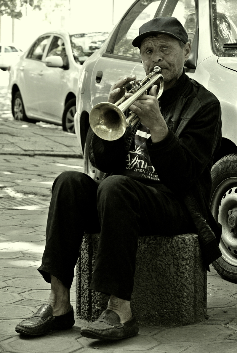 Непереможний