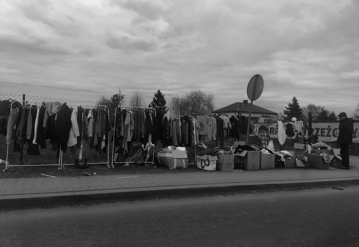 Польські друзі лишили речі для біженців з України на кордоні