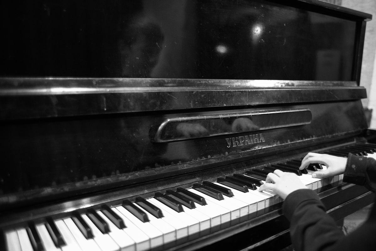 А ми нашу славну Україну гей-гей розвеселимо