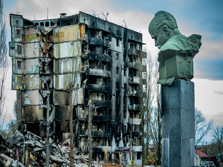 Taras Shevchenko statue in the Borodianka destruction.