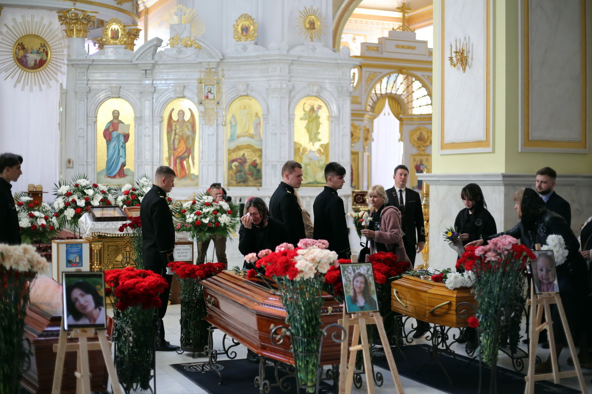 Funeral of a 3-month-old baby, mother and grandmother, who died due to a rocket hitting a residential building on 04/27/2022