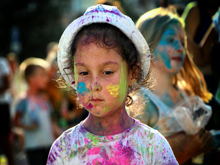 Веселе свято фарб