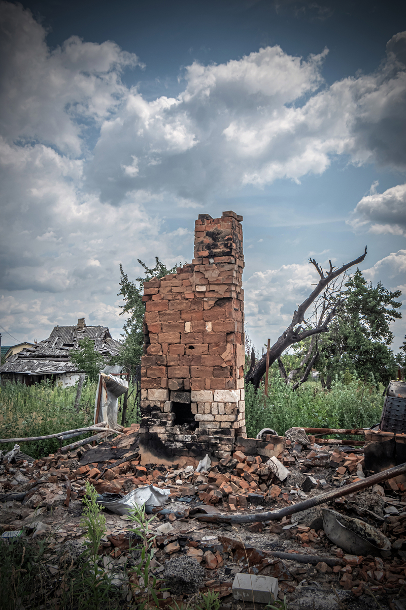 Село зруйноване війною.