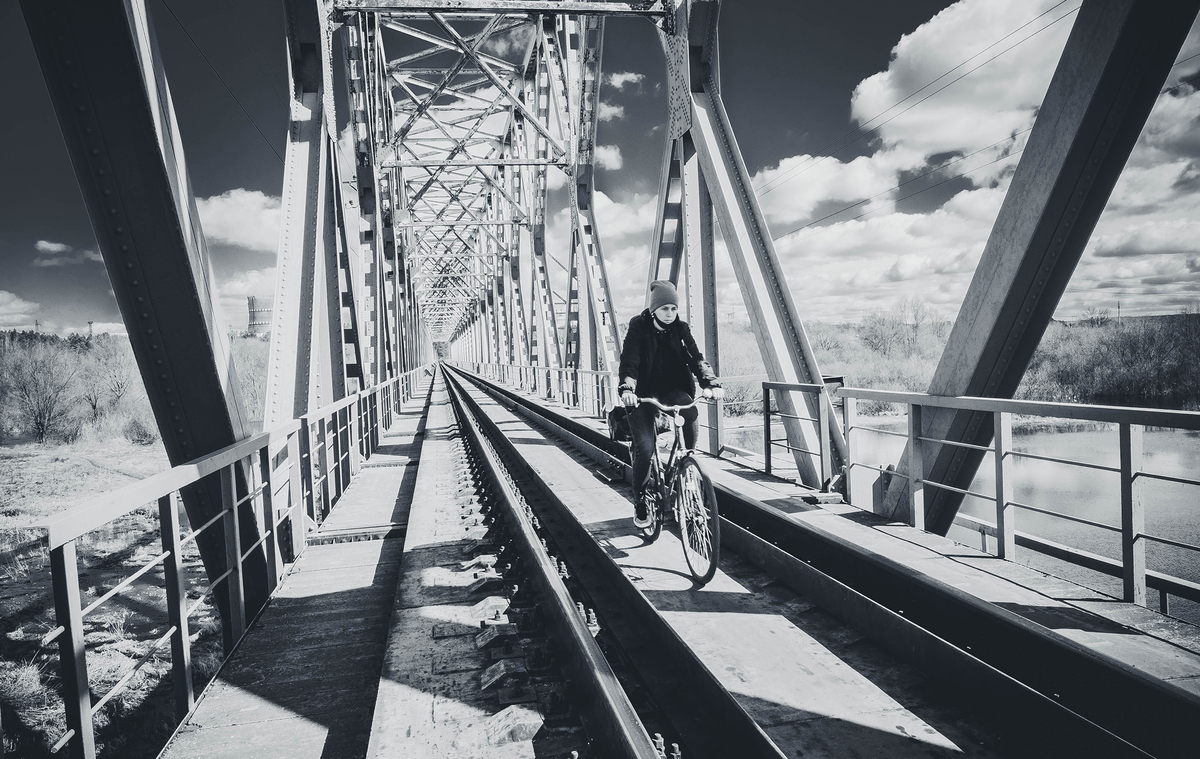 на правий берег...