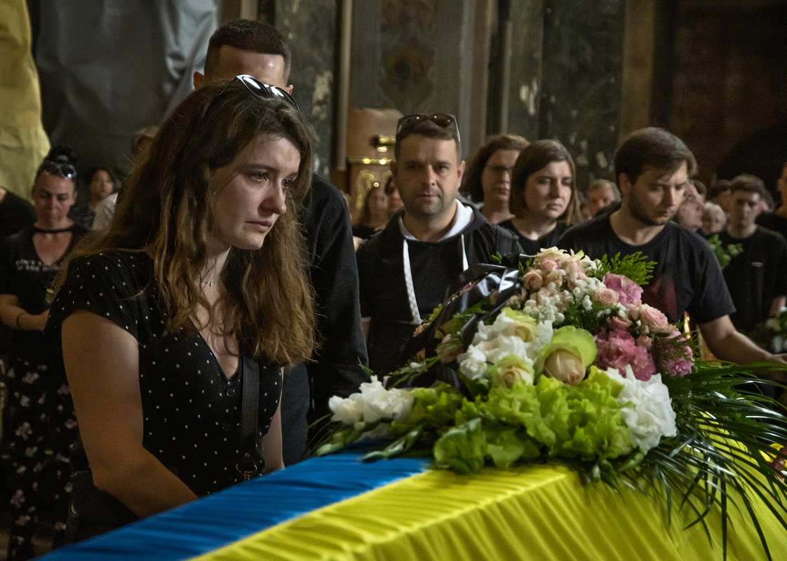 Сльози прощання. Похорон Вікторії Амеліної