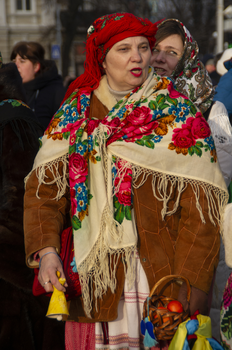 «Спів (волонтерк Віра Тимошенко, людина що опікується пораненими в Київському госпіталі)»