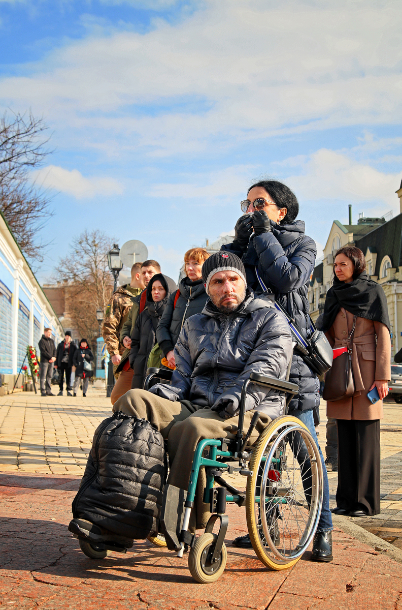 Прощання з Героями.