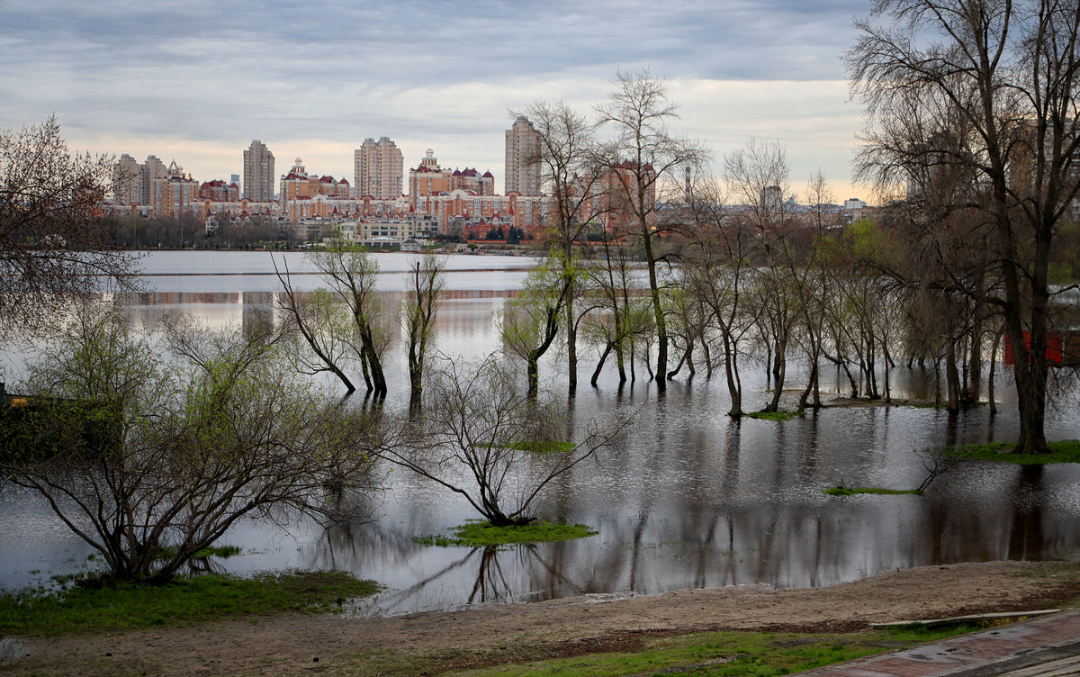 Весняна повінь