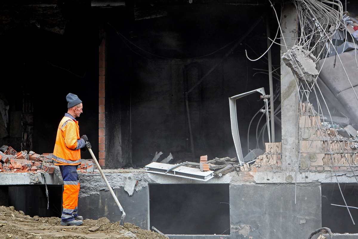 Влучання російської ракети в житловий будинок. Київ, квітень 2022. 