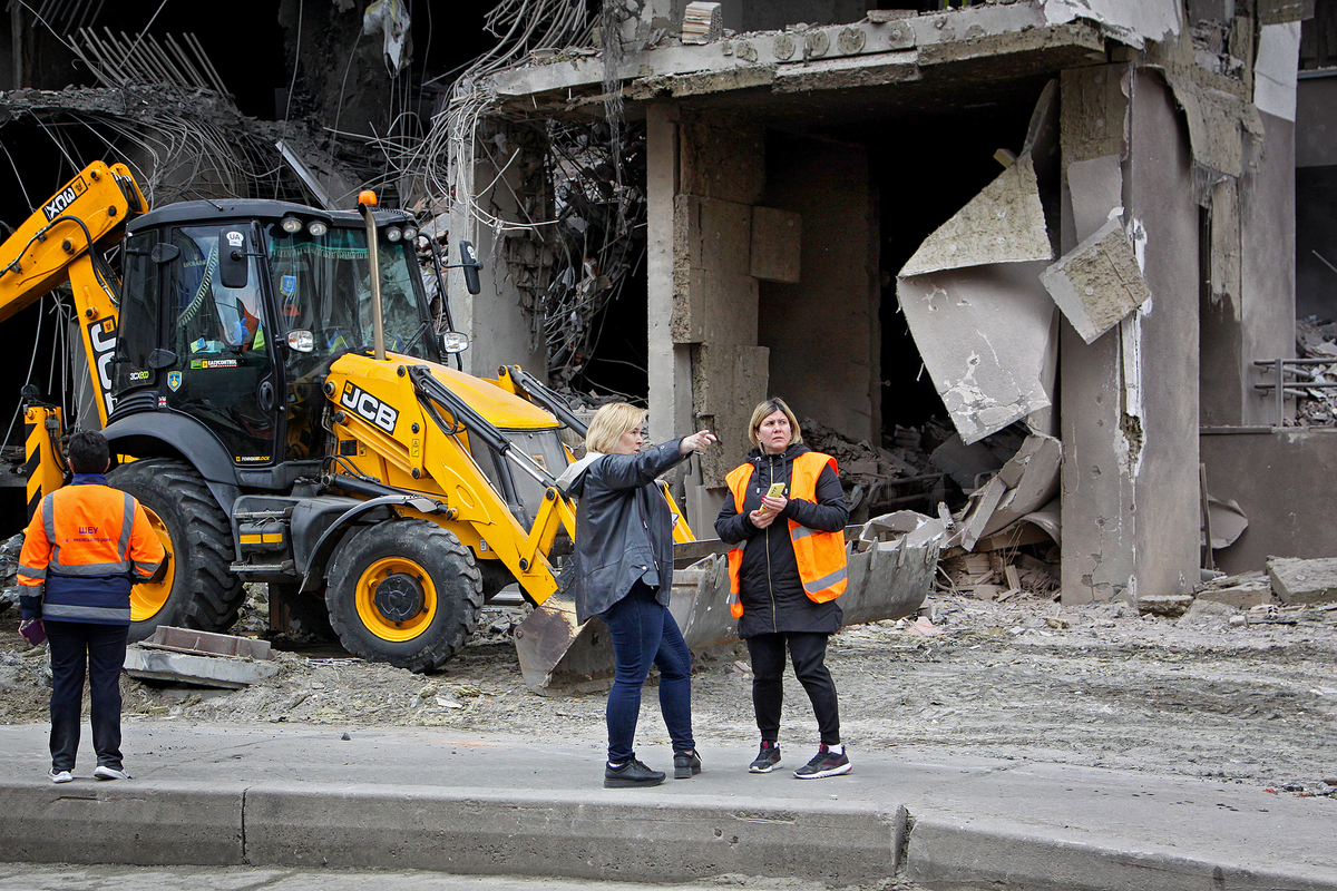 Влучання російської ракети в житловий будинок. Київ, квітень 2022. 
