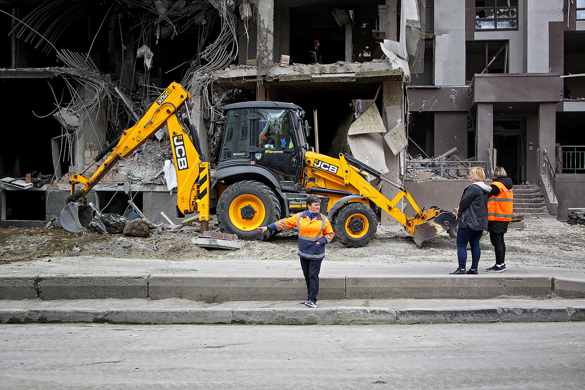 Влучання російської ракети в житловий будинок. Київ, квітень 2022. 