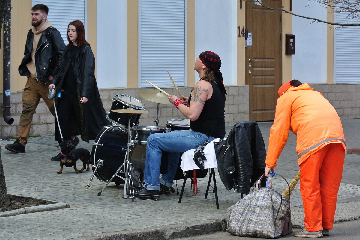 Під звук барабанів