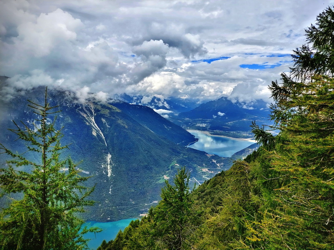 Коли на озеро подивитися звисока