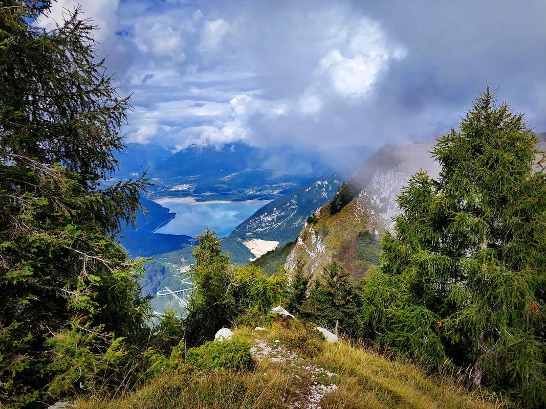 Блакитне озеро