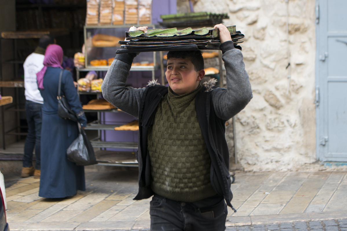 За роботою. Помічник