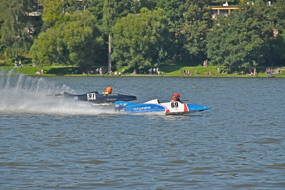 Powerboats 09.  