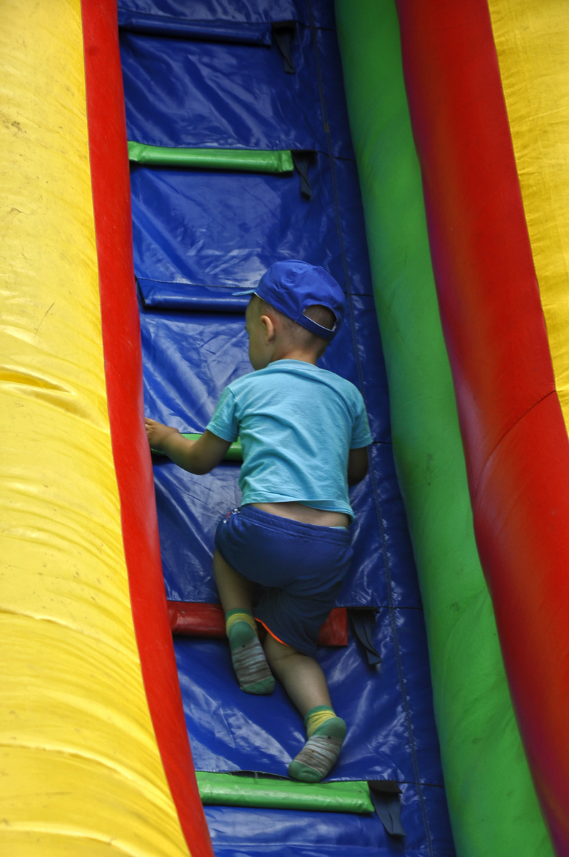 Атракціони для дітей переселенців