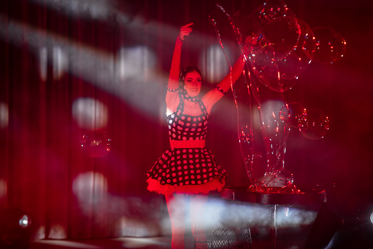 Шоу мильних бульбашок