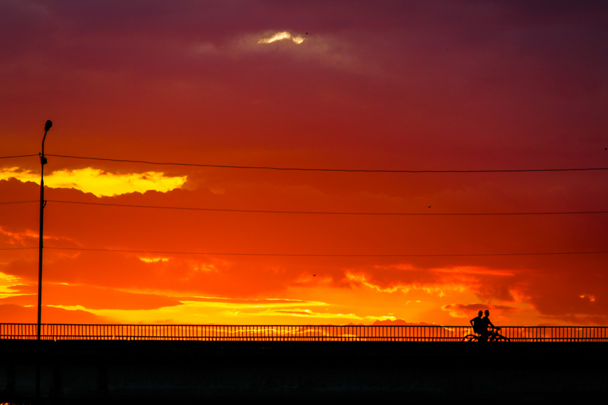 13.07.2022с Крива  Україна Червоний вечір