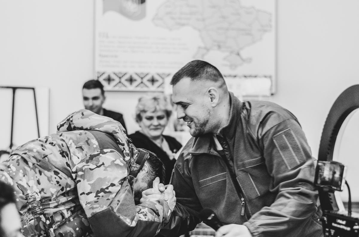 Подяка колезі, що втратив ногу на війні