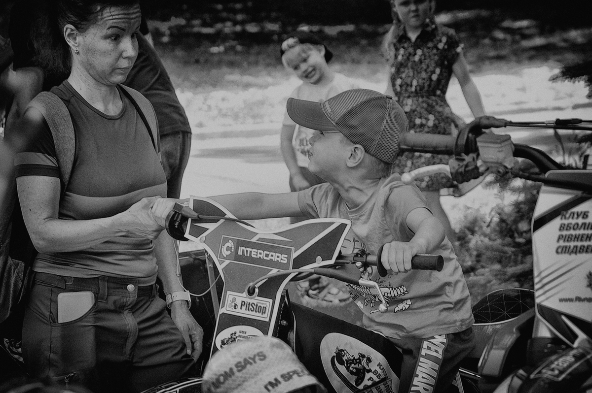 Дорослі іграшки для малюків-8