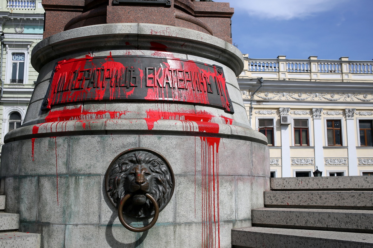 the only correct way of the Russian imperial heritage in Ukraine.