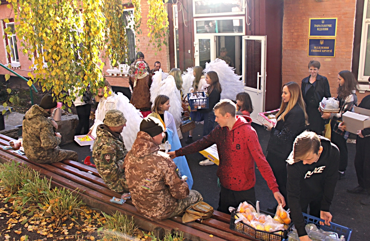 Юні волонтери